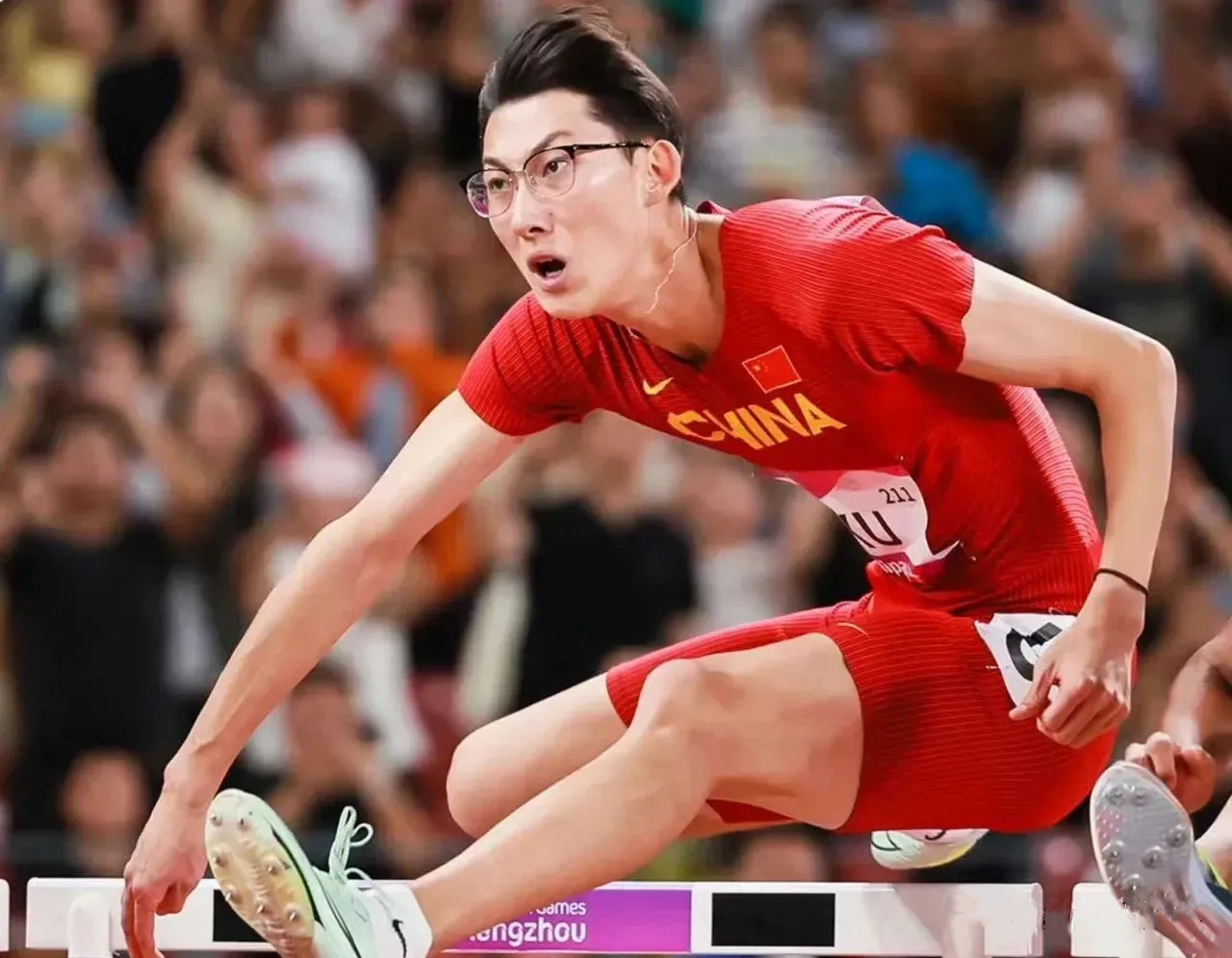 大放异彩!中国代表团运动员精雕细琢,一路领跑的简单介绍 大放异彩!中国代表团运动员精雕细琢,一路领跑的简单介绍