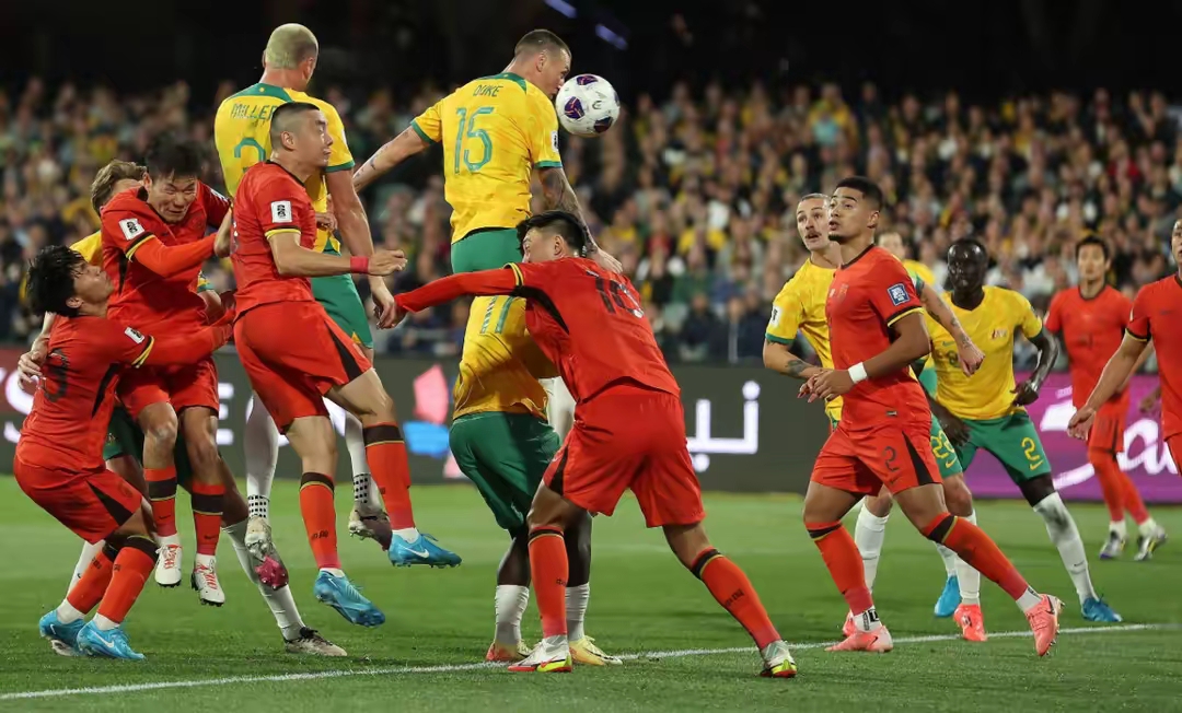 韩国队完胜波兰队，波尔统治全场