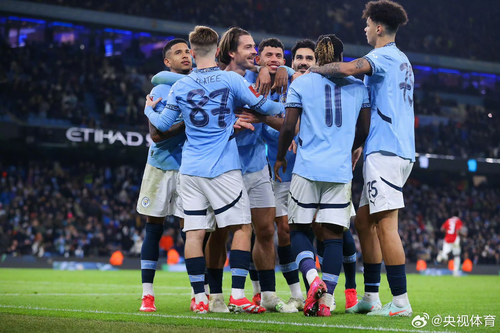 关于墨西哥强势曼城，德容三分雨点燃全场的信息