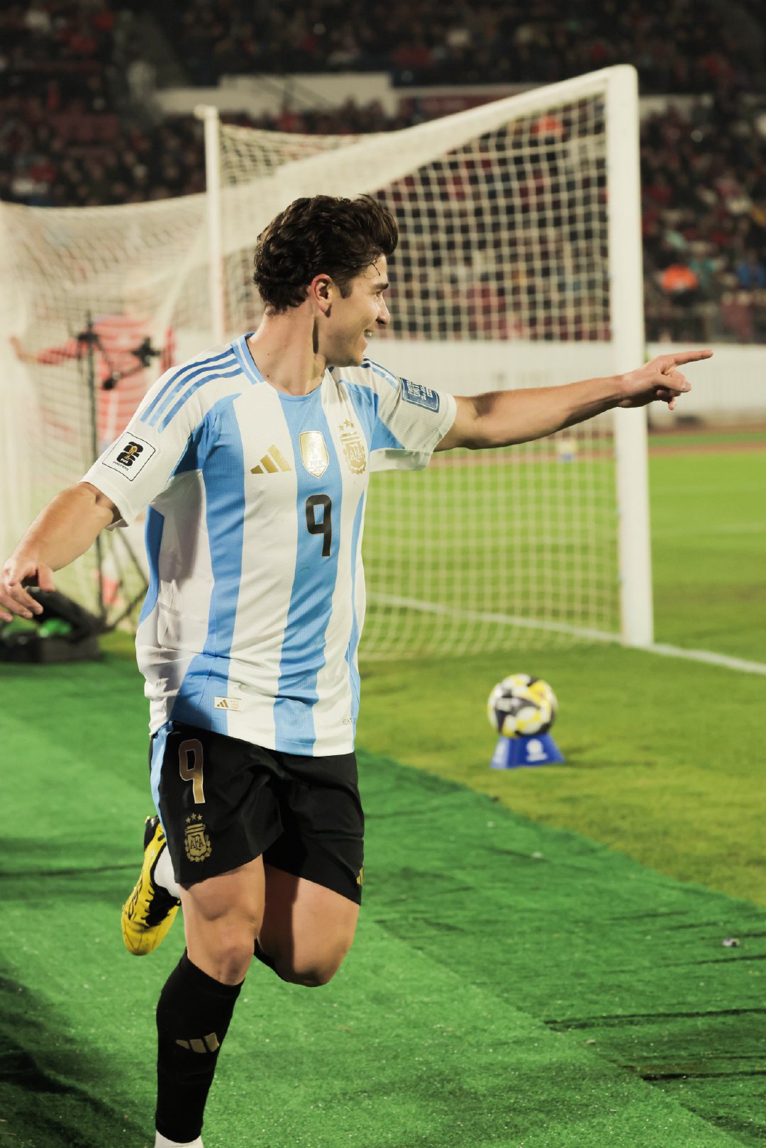 瑞典球员在友谊赛中发挥出色,被誉为进攻利器 瑞典球员在友谊赛中发挥出色,被誉为进攻利器