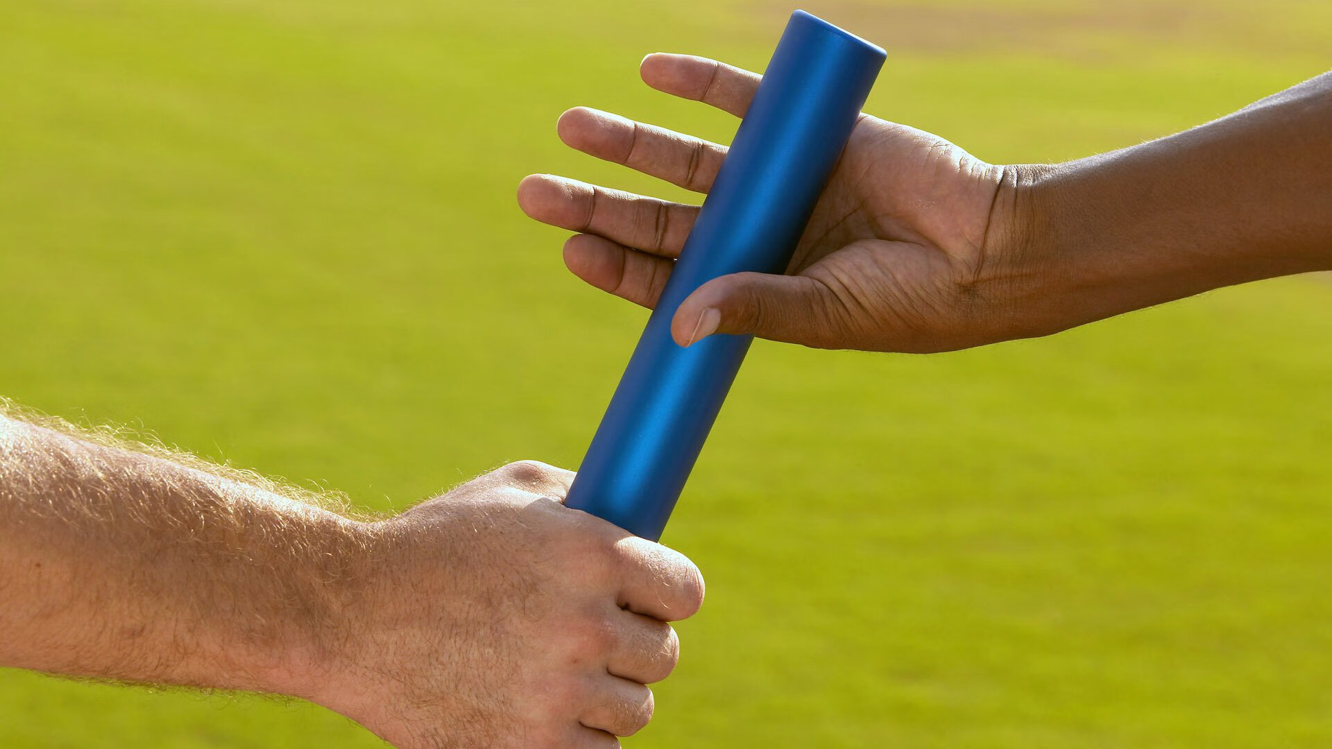 赛道上的双重奏鸣，哈斯逆袭与汉密尔顿的永恒印记