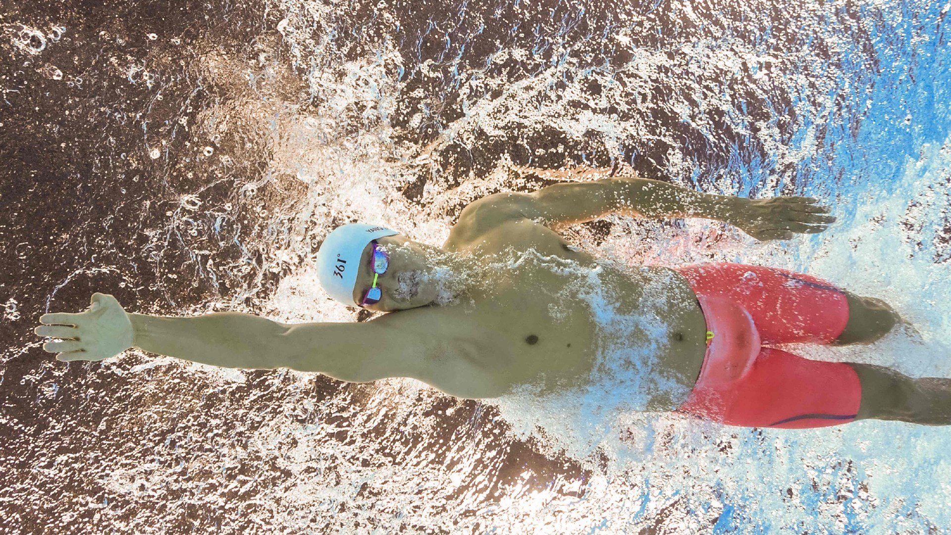 瑞典的团队碾压与凯恩的孤勇,当北欧铁壁遇上孤胆英雄