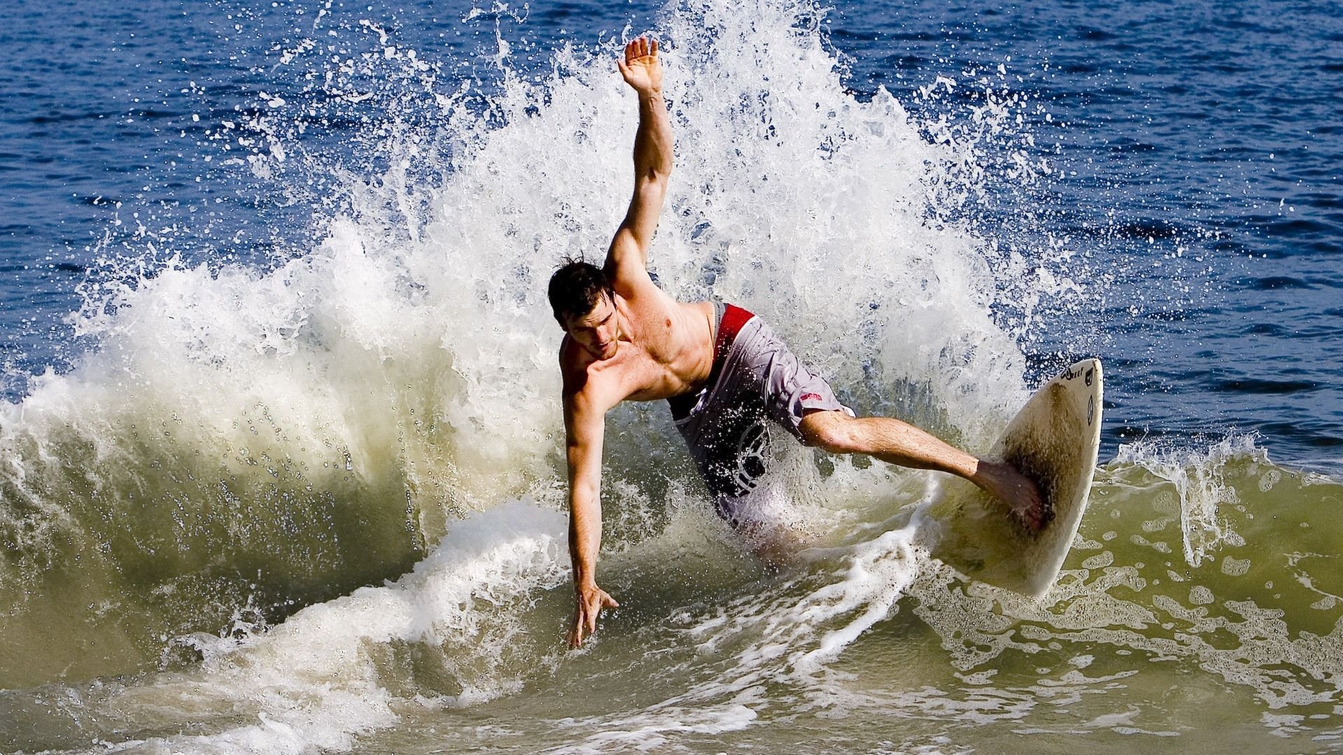 开云足球直播-世界杯之夜的篮球诗篇，当克莱·汤普森打出统治级数据