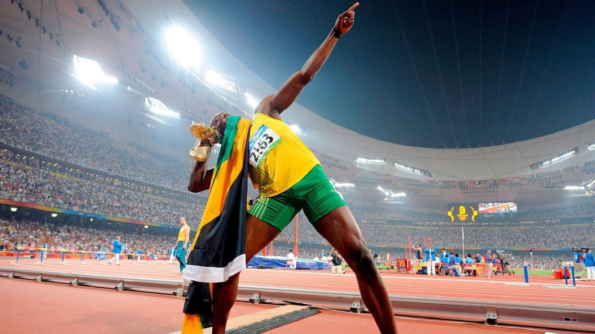 戈贝尔展现巨星价值，爵士狂胜太阳